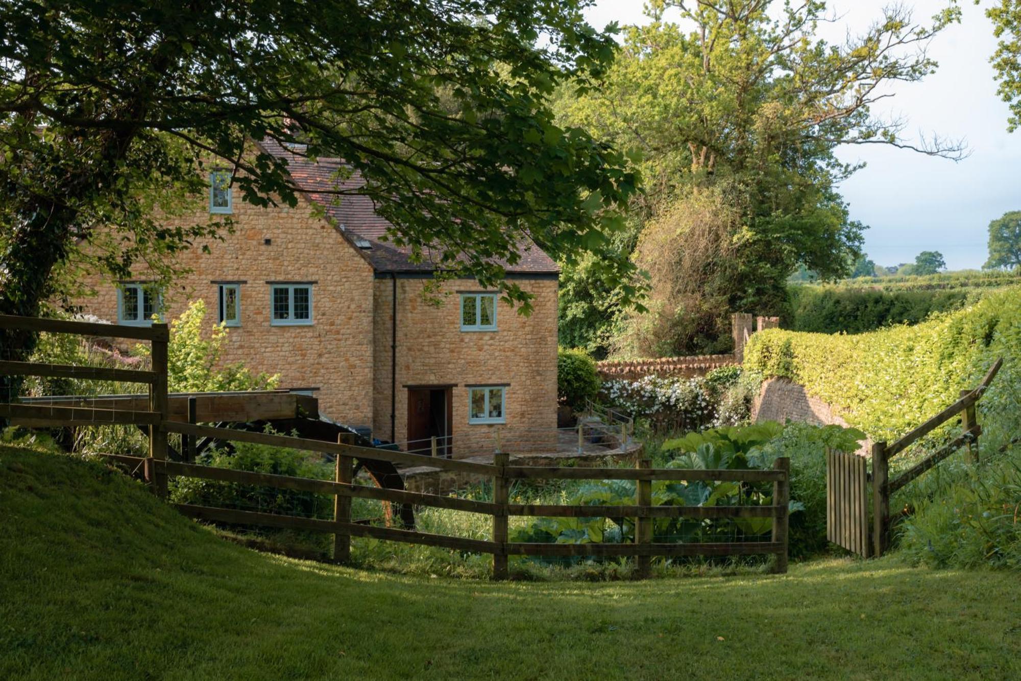 Hostal Hewletts Mill Castle Cary Exterior foto